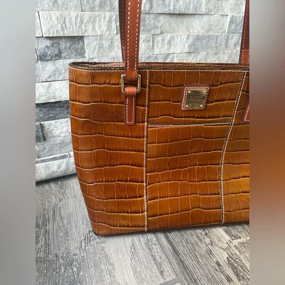 Dooney & Bourke Croco Lexington Shopper Classic Neutral Handbag - Picture 7 of 15